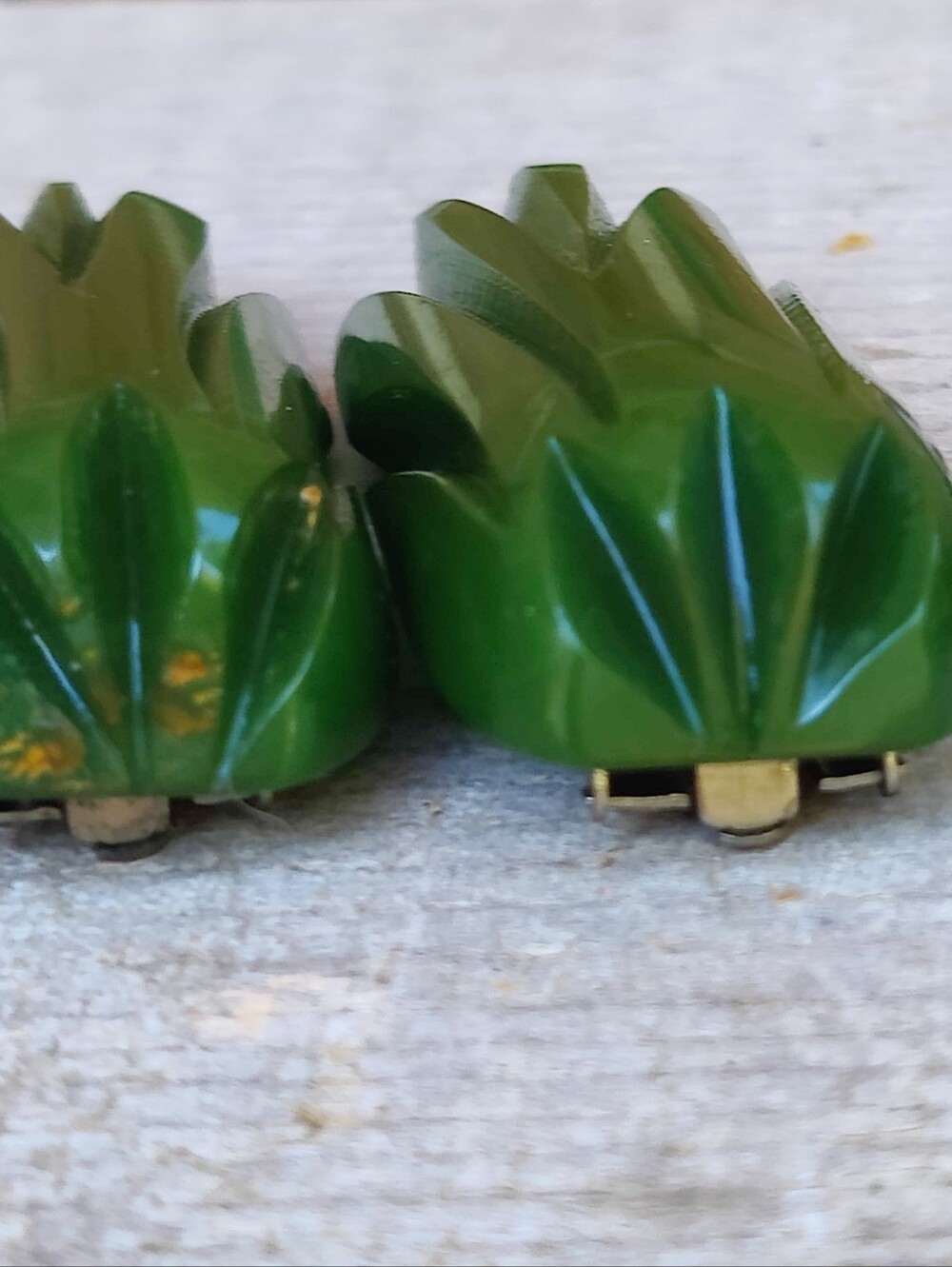 Vintage Art Deco Bakelite Dress Clips - Picture 4 of 6
